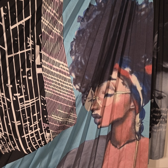 Ladies Print Skirt XL- WORN ONCE - Picture 2 of 4